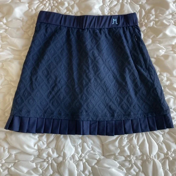 J. McLaughlin Navy Textured pleated tennis or golf Mini Skirt - Picture 3 of 6